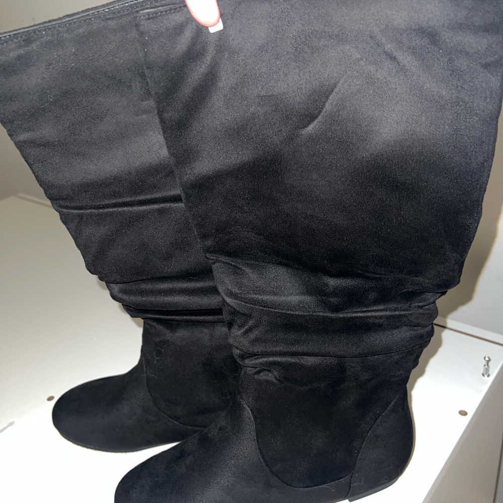 Women's Black Knee-High Boots